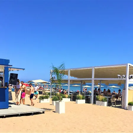 Playasol Daly A 200 M De La Playa *